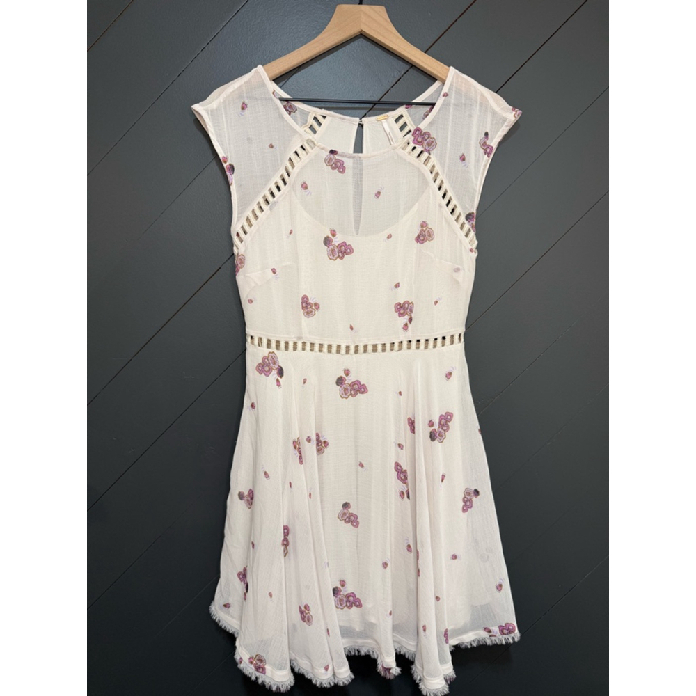 Free People Ivory Floral Mini Dress Size 4 Boho Coquette Cottagecore - Picture 11 of 11